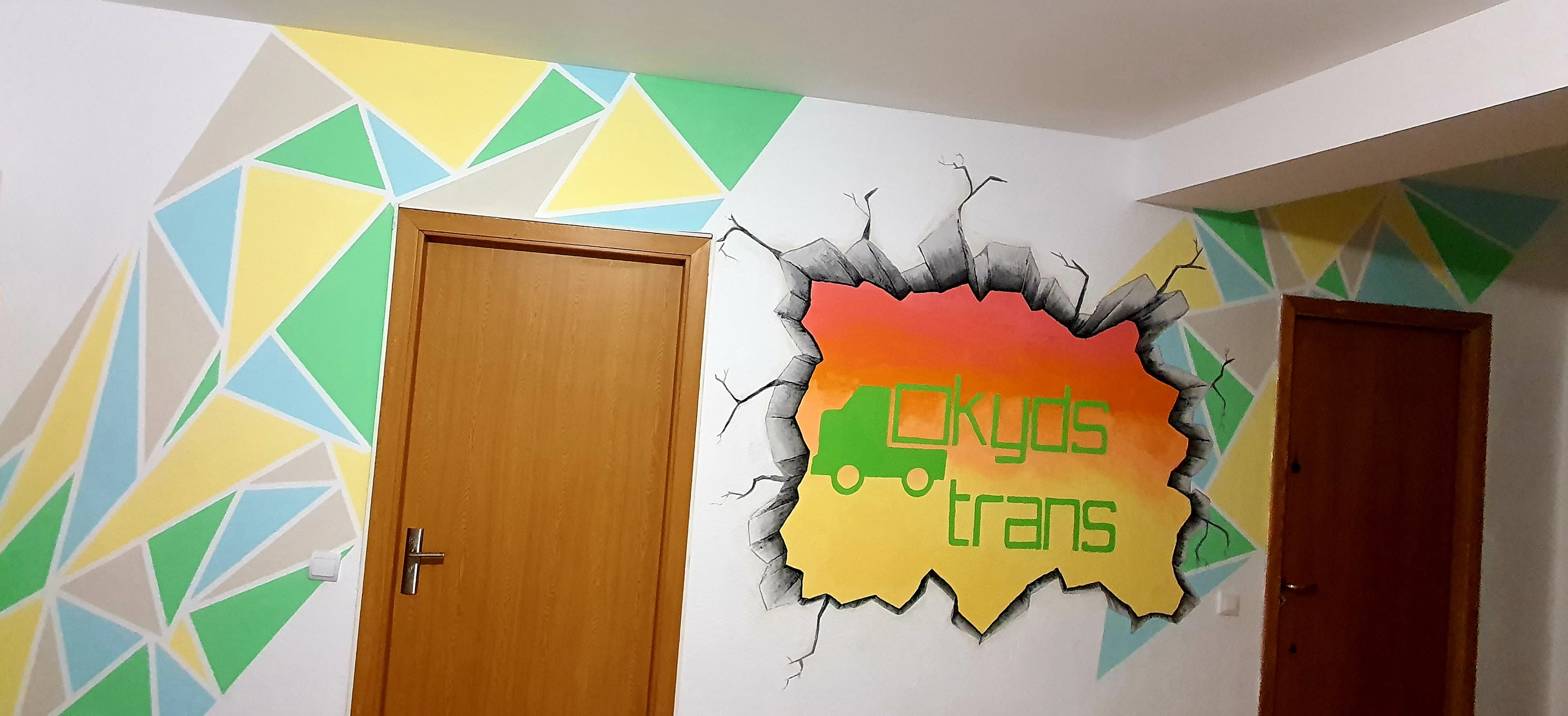 Pictură murală cu logo pentru sediu de business: logo business pictat pe perete cu efect 3D vedere de ansamblu. Lucrare realizată de ARTRA Paintings